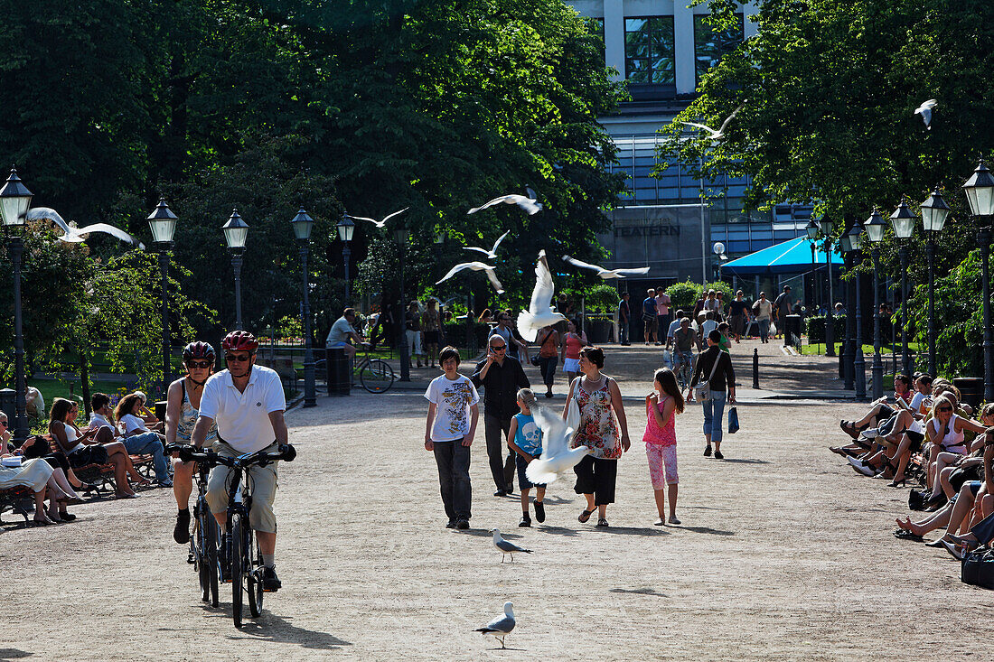 Esplanaden im Sommer, Esplanadi Park, Helsinki, Finnland