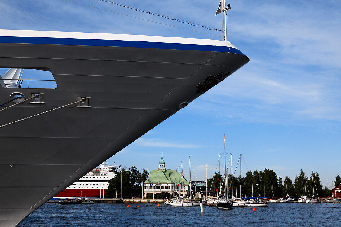 Bug eines Kreuzfahrtschiffes am Olympiaterminal, Helsinki, Finnland