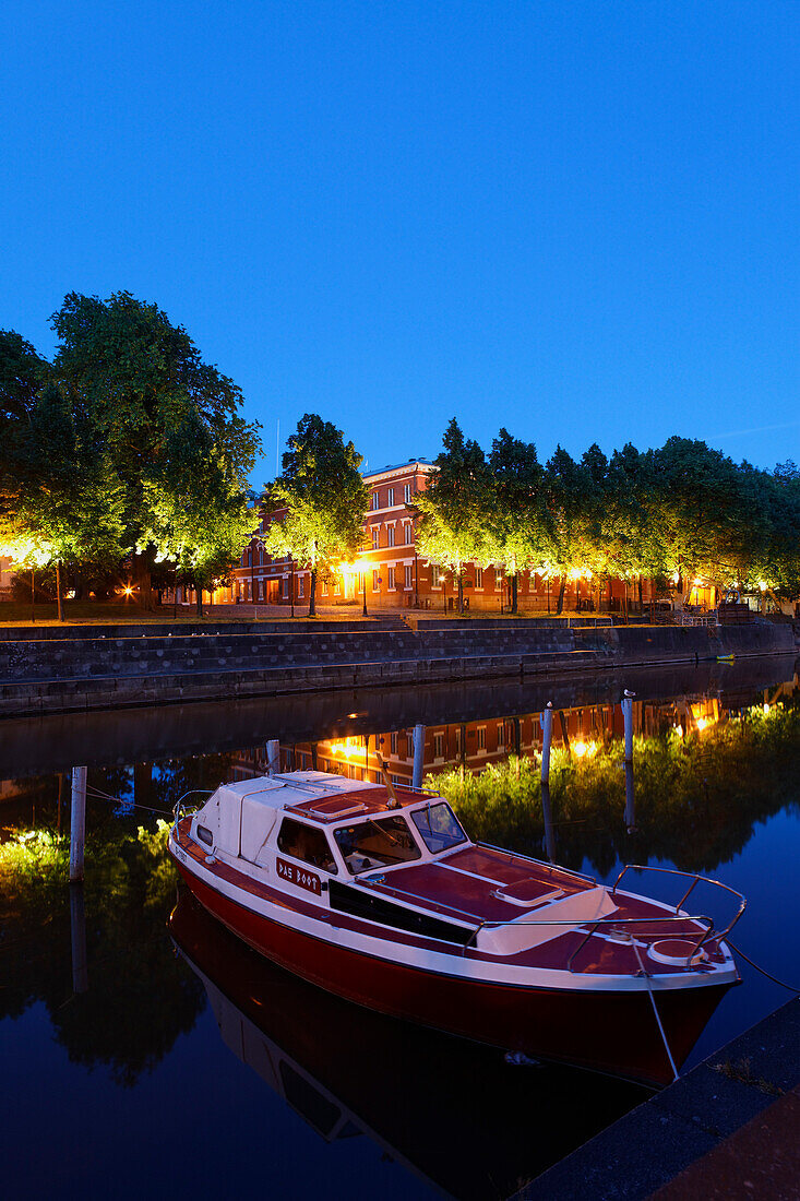 Fluss Aurajoki im Abendlicht, Fluss Aurajoki, Turku, Finnland