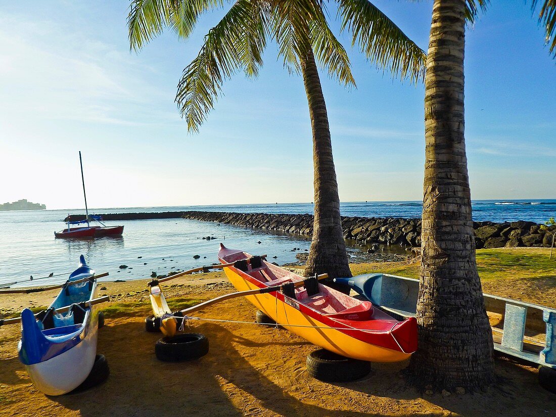 Boats at Sunrise  Waikiki Beach  Honolulu  Oahu  Hawaii  United States