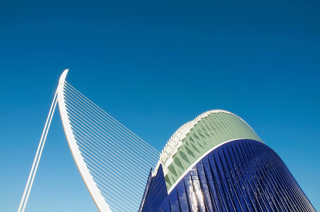 L'Assut d'Or-Brücke und Agora, Stadt der Künste und Wissenschaften. Valencia, Comunidad Valenciana, Spanien.