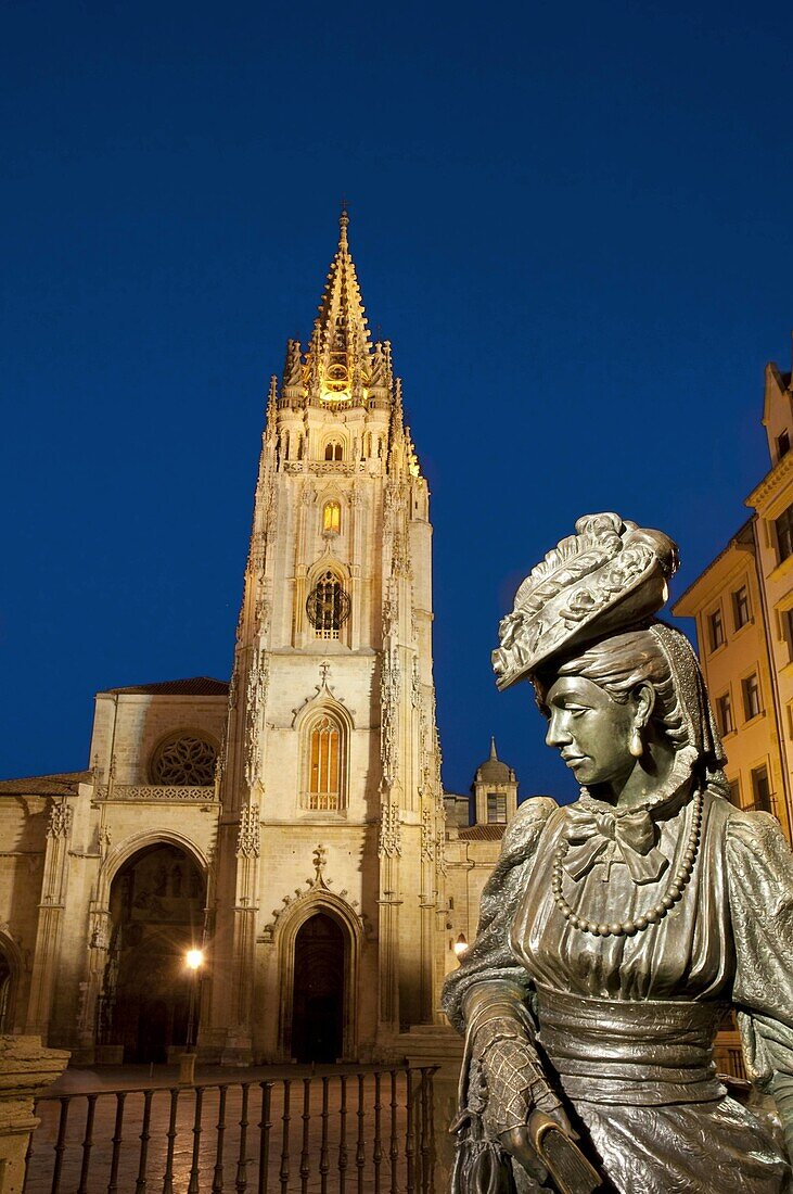 La Regenta statue and the cathedral, night view  Oviedo  Asturias province  Spain