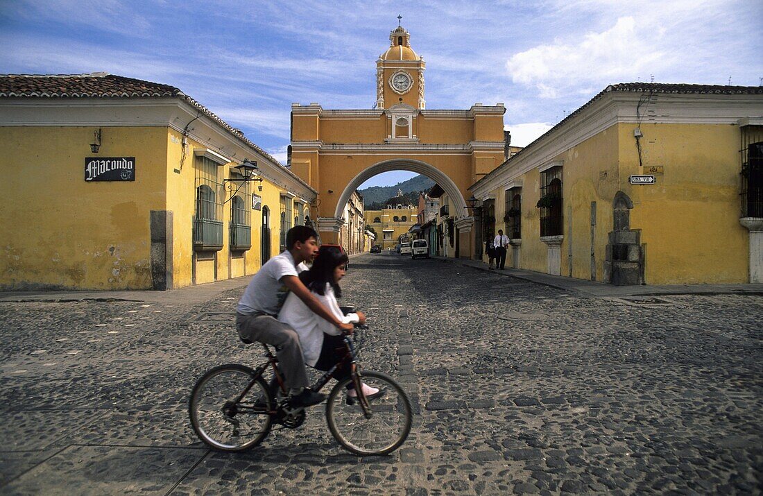 Calle del Arco, Antigua  Guatemala