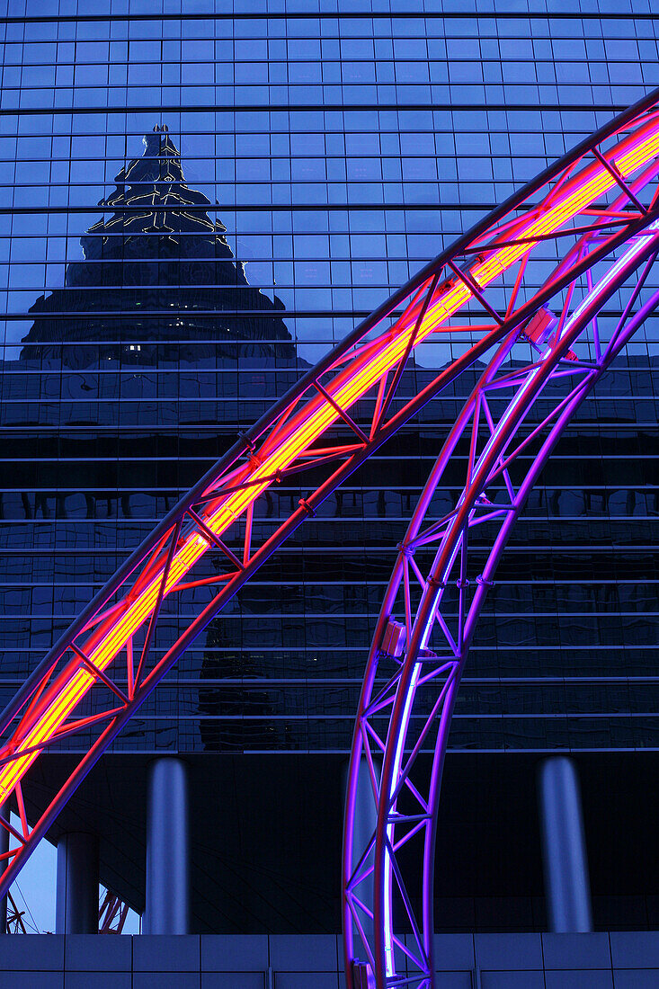 Spiegelung des Messeturm im Castor Hochhaus, Frankfurt am Main, Hessen, Deutschland