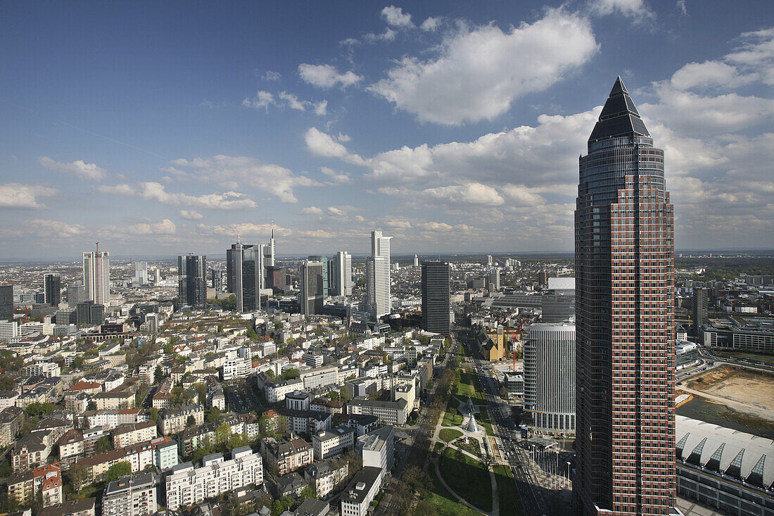 Westend, Bankenviertel, Messeturm (rechts), Frankfurt am Main, Hessen, Deutschland
