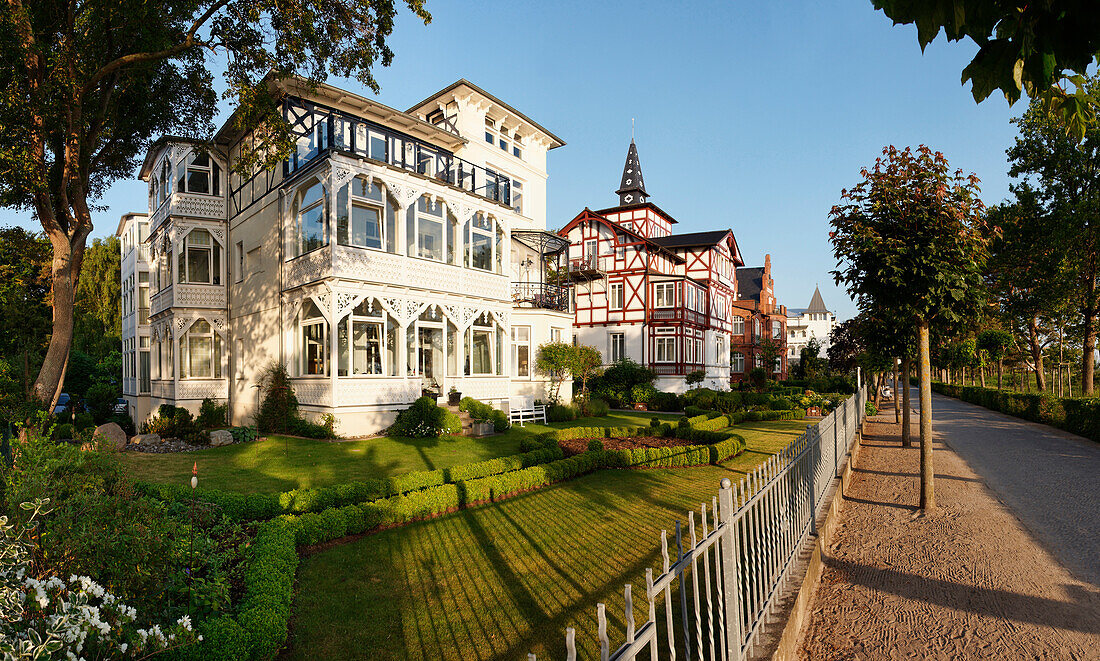 Mansions along sea front, Baltic sea spa Binz, Ruegen, Mecklenburg-Vorpommern, Germany