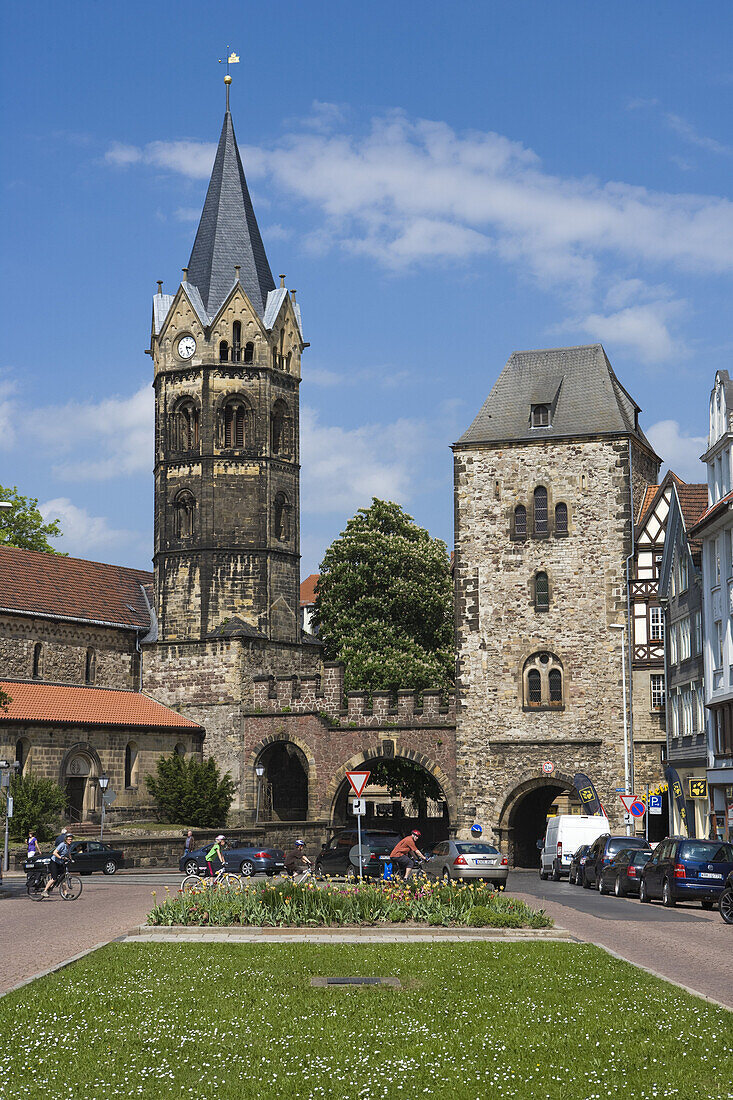 Nikolaikirche church and town gate at Karlsplatz square, Eisenach, Thuringia, Germany, Europe
