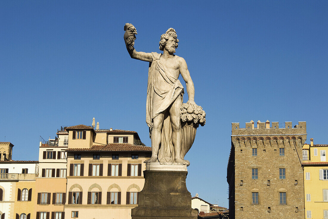 Statue of the Autumn, Ponte Santa Trinita, Florence  Firenze), UNESCO World Heritage Site, Tuscany, Italy, Europe