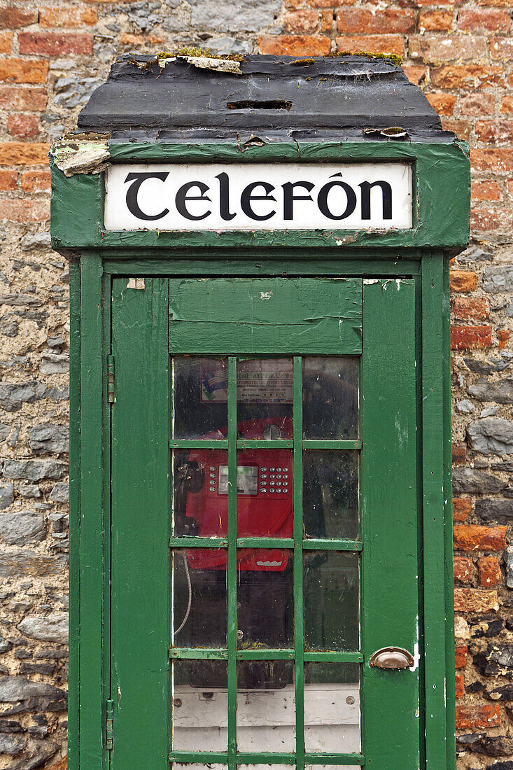 Grüne Telefonzelle, Shannon, County Clare, Irland