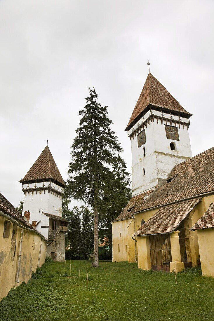 The german fortified church of Agnita Agnetheln in Transsilvania  Most Germans have left Romania beginning of 1990ies  Europe, Eastern Europe, romania, July 2008