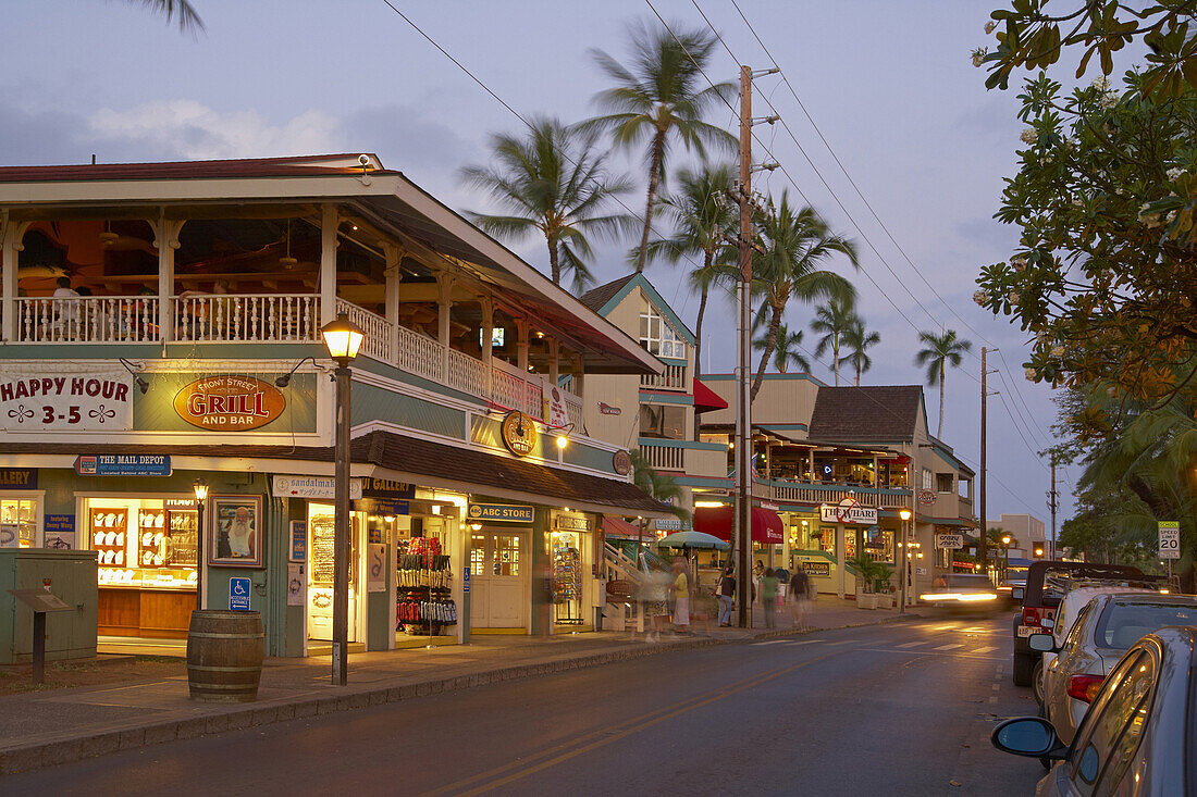 Gebäude im Zentrum von Lahaina am Abend, Insel Maui, Hawaii, USA, Amerika