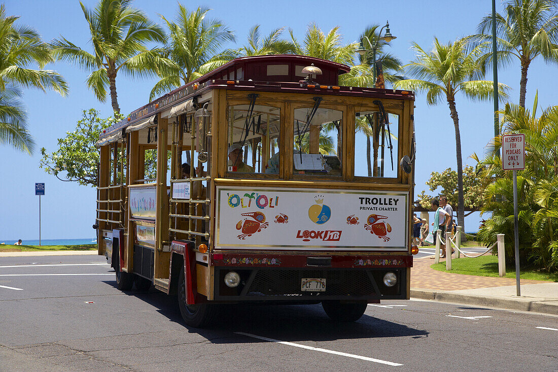 Trolley at Waikiki Beach, Honolulu, Oahu, Hawaii, USA, America