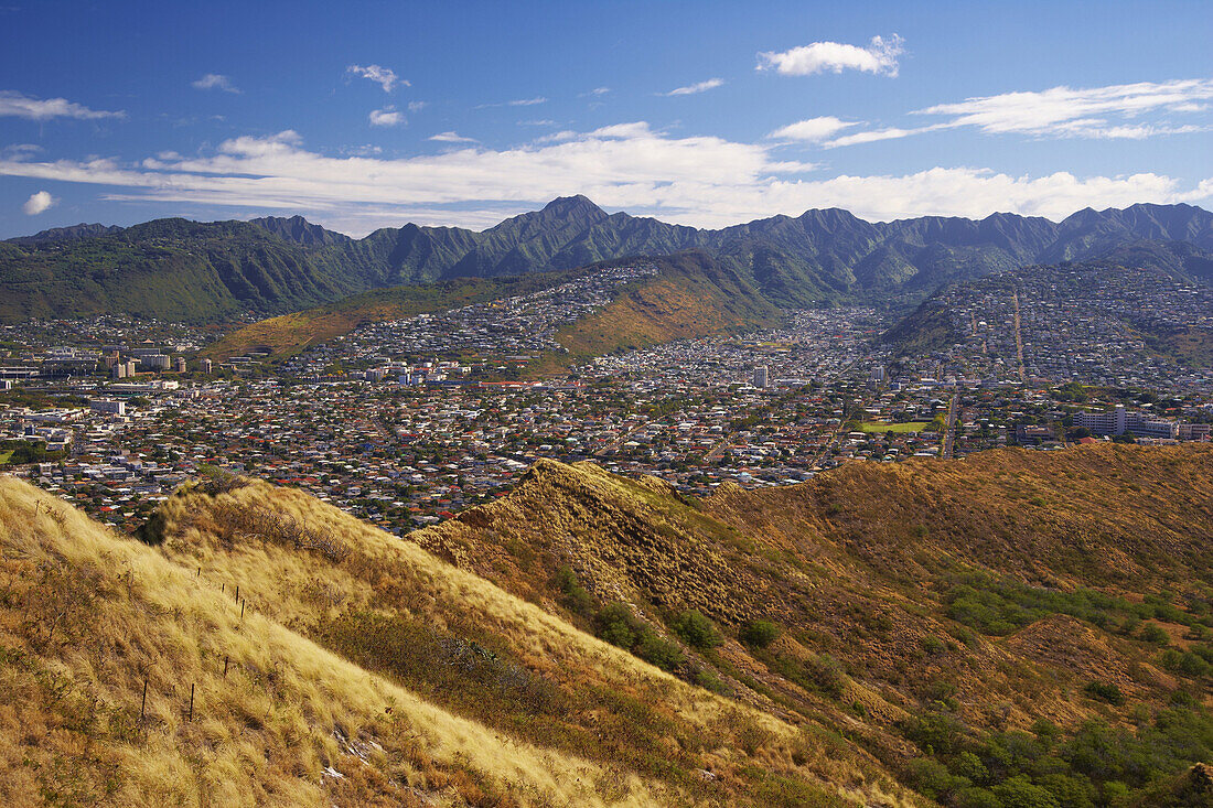 Blick vom Diamond Head auf die Stadt Honolulu, Oahu, Hawaii, USA, Amerika