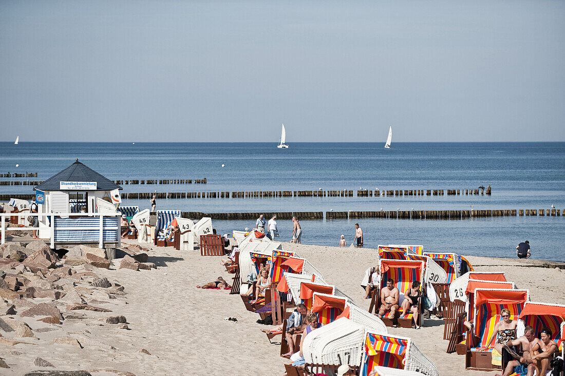 Beach and promenade, Kuhlungsborn, Bay of Mecklenburg, Mecklenburg-Vorpommern, Germany