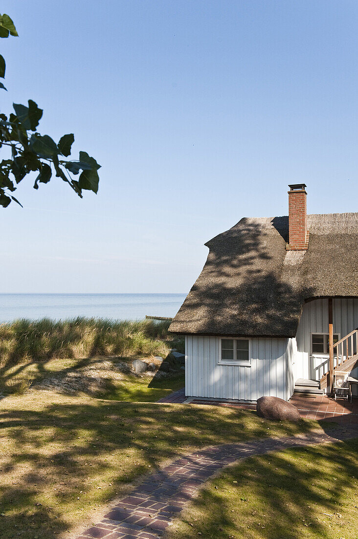 House at beach, Ahrenshoop, Fischland-Darss-Zingst, Mecklenburg-Vorpommern, Germany