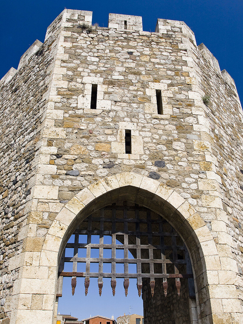 Tower, 12th-century Romanesque bridge, Besalu. Garrotxa, Girona province, Catalonia, Spain