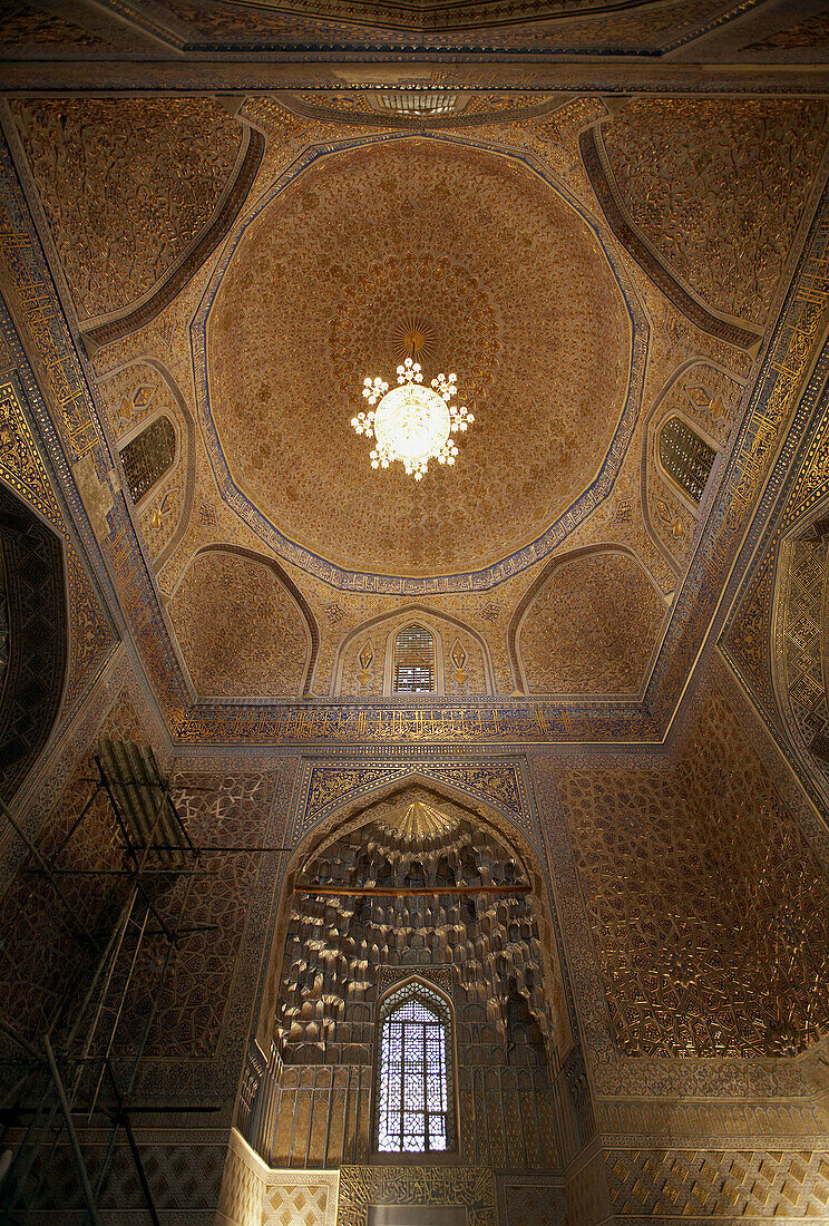 Architektur, Asien, Dom, Farbe, Flachwinkelansicht, Froschperspektive, Gebäude, Gur-e Amir, Guri Amir, Innen, Länder, Mausoleum, Plätze der Welt, Reisen, Samarkand, Usbekistan, Vertikal, XR4-849304, agefotostock 