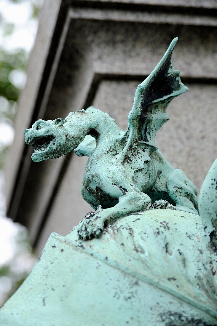 Animal, Art, Body, Bronze, Dismal, Disturb, Doom, Dragon, Expressive, Face, Fear, Figure, Fixed, Fly, France, Fright, Gloom, Green, Head, Immobile, Model, Motionless, Mouth, Open, Paris, Past, Realistic, Representation, Sculpture, Sinister, Stand, Statue,