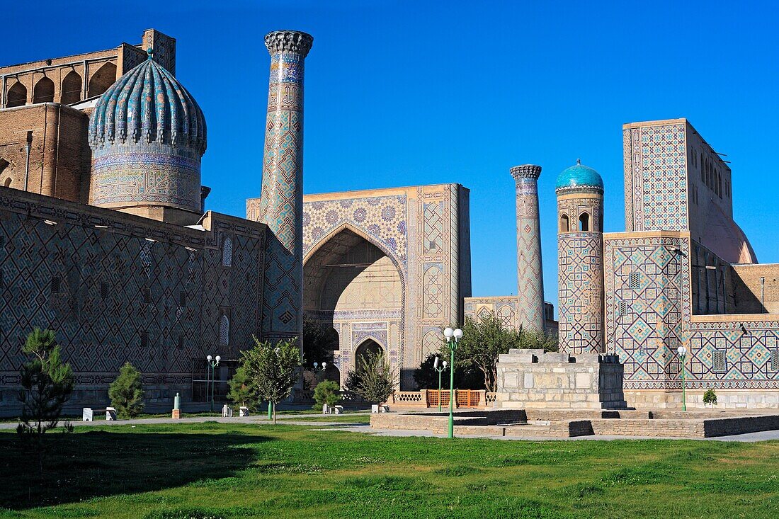Shyr Dor Madrasah and Tilla Kari Madrasah, Registan Square, Samarkand, Uzbekistan