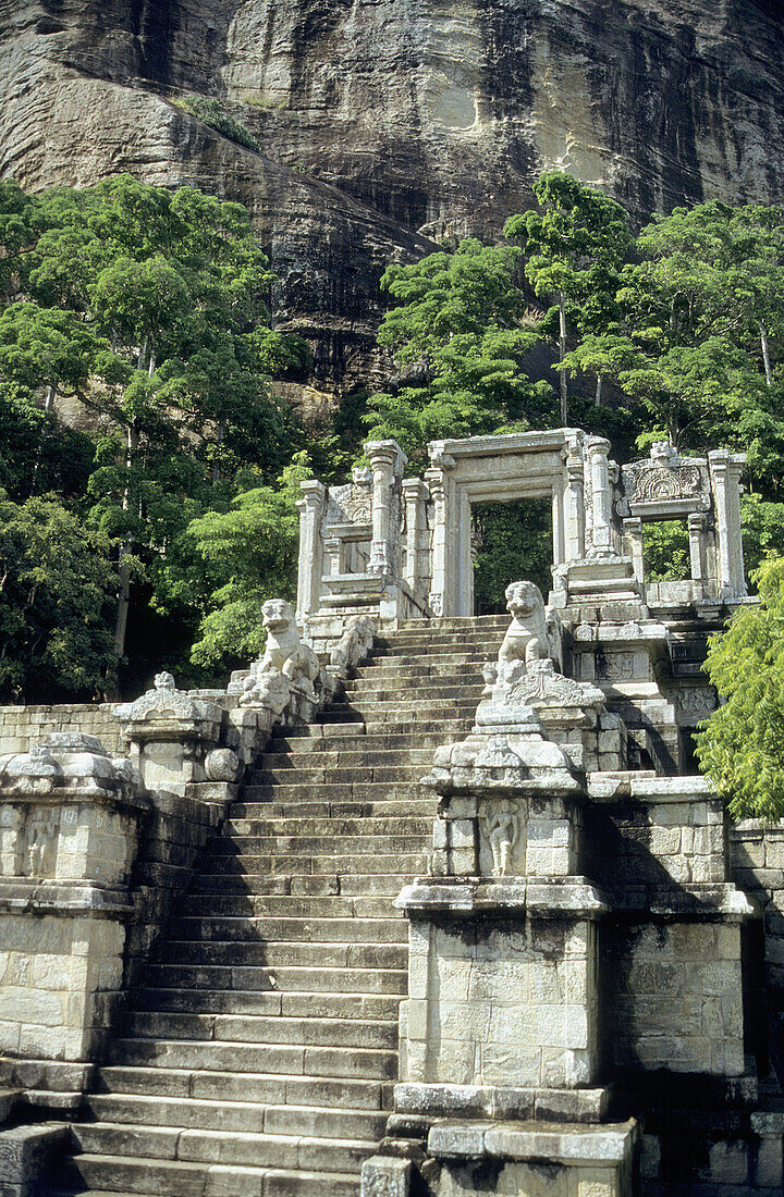 Sri Lanka, Yapahuwa, stone staircase and gateway