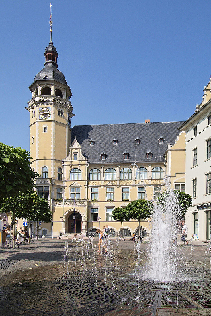 Townhall, Market Place, with fountain, Köthen, Bach-City, district Anhalt-Bitterfeld, Saxonia-Anhalt, Germany, Europe