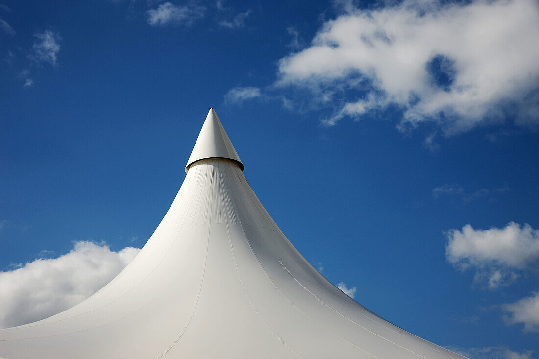 Blue, Blue sky, Cloud, Clouds, Color, Colour, Concept, Concepts, Daytime, exterior, Horizontal, Marquee, Marquees, outdoor, outdoors, outside, Shape, Shapes, Skies, Sky, Tent, Tents, White, XC4-867271, agefotostock 