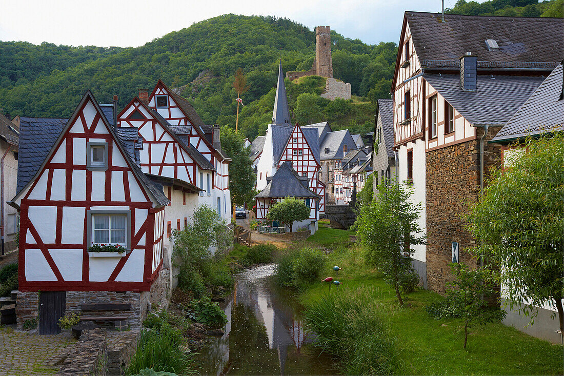 Fachwerkhäuser, Monreal, Eifel, Rheinland-Pfalz, Deutschland
