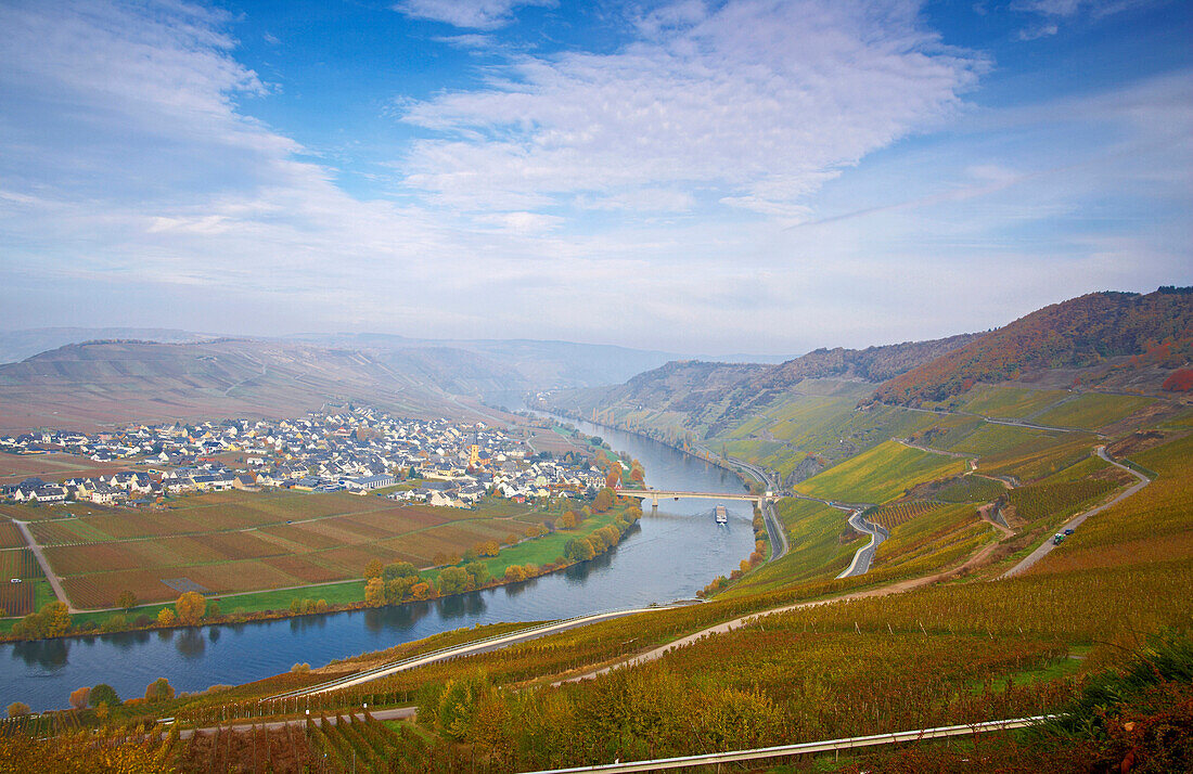 Moselle loop near Trittenheim, Rhineland-Palatinate, Germany