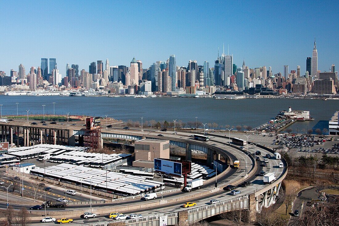 495 Highway, Midtown Manhattan skyline across Hudson River from New Jersey, New York City, USA