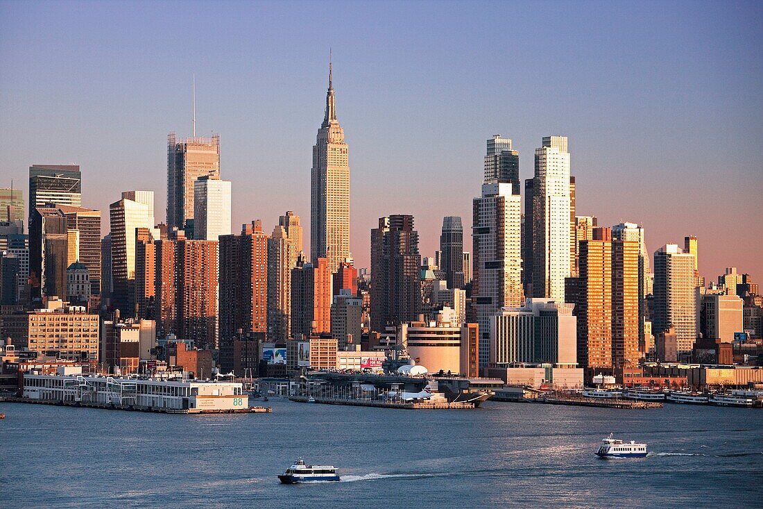 Midtown Manhattan skyline across Hudson River from New Jersey, New York City, USA