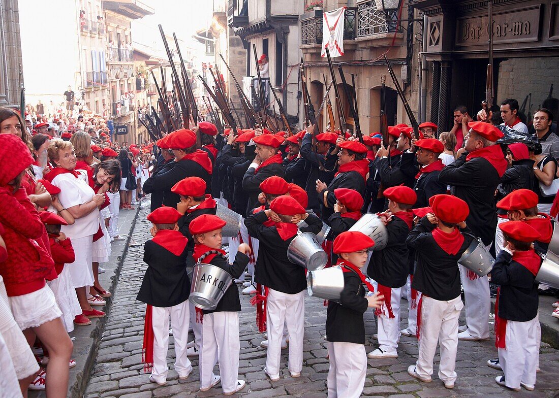 Alarde festival, Hondarribia, Guipuzcoa, Basque Country, Spain
