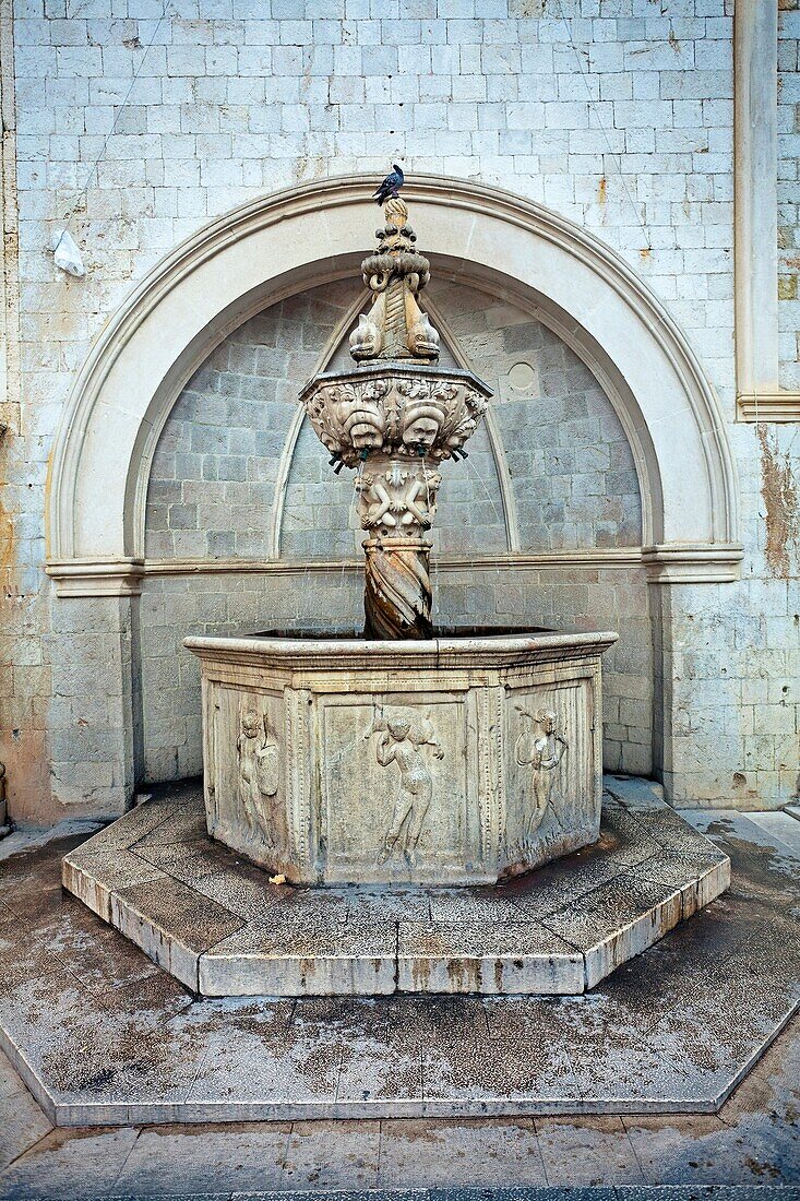 Maia Onofijeva fountain from 1440. Luza Square. Dubrovnik. Old medieval city. Dalmatian coast. Croatia.