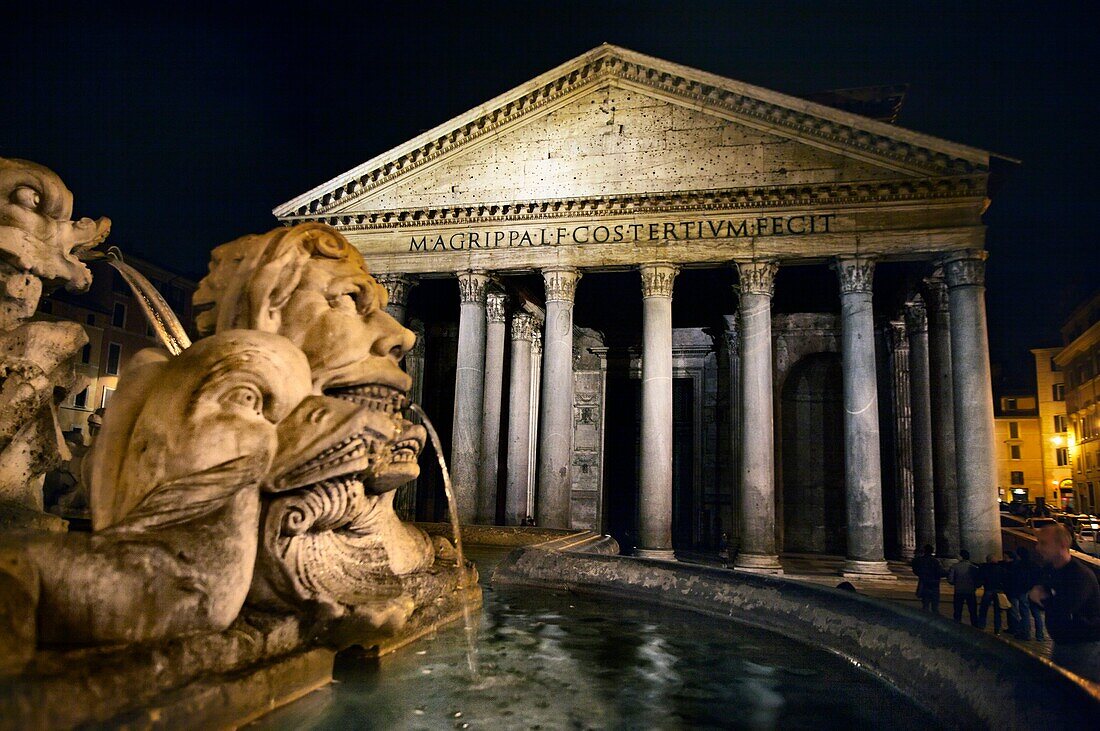 Pantheon. Fountain in Piazza della Rotonda. Rome. Lazio. Italy.