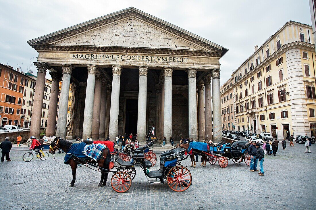Pantheon. Piazza della Rotonda. Rome. Lazio. Italy.