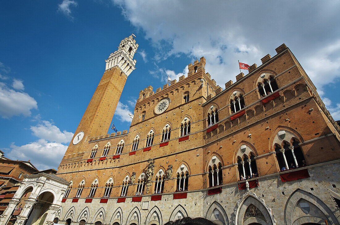 Piazza del Campo and Torre del Mangia, Siena. Tuscany, Italy