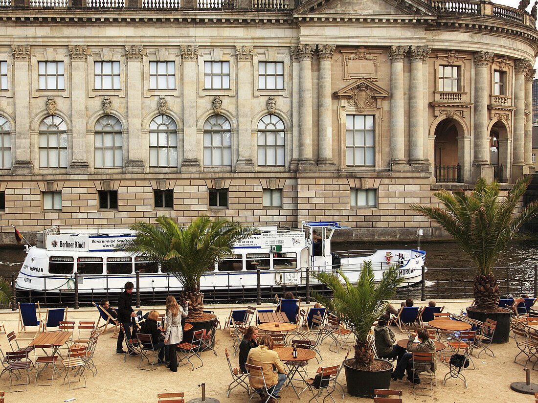 Germany, Berlin, Bode Museum, riverside cafe, sightseeing boat