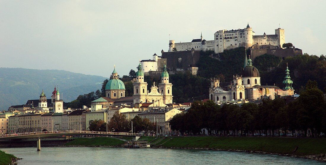 Austria, Salzburg, Old Town skyline, castle, river