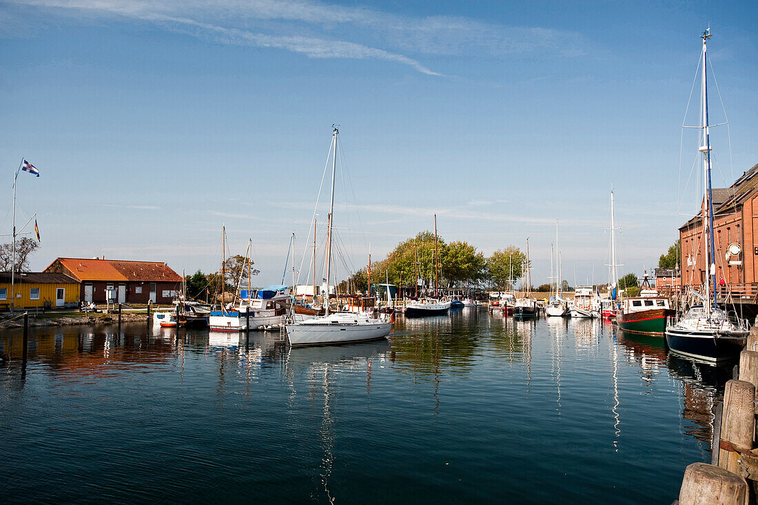 Hafen von Orth, Fehmarn, Ostsee, Schleswig-Holstein, Deutschland