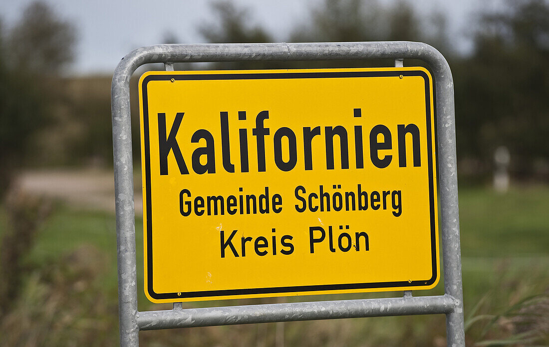 Town sign, Kalifonien, Ostsee, Plön, Schleswig-Holstein, Germany