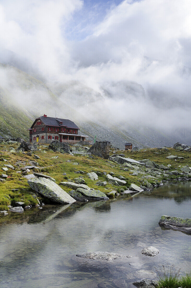 Arthur von Schmid hut at lake Doesenersee, Mallnitz, Ankogel range, Hohe Tauern, Carinthia, Austria
