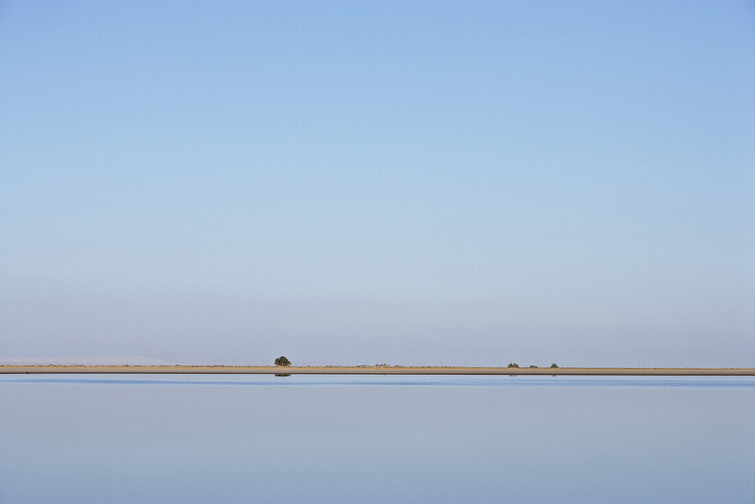 View over salt lake in the desert, Chott El Jerid, Tunesia, Africa