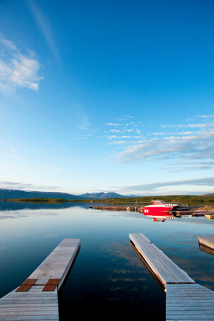 Midnight sun, Torneträsk Lake, Abisko National Park, Lapland, northern Sweden, Sweden