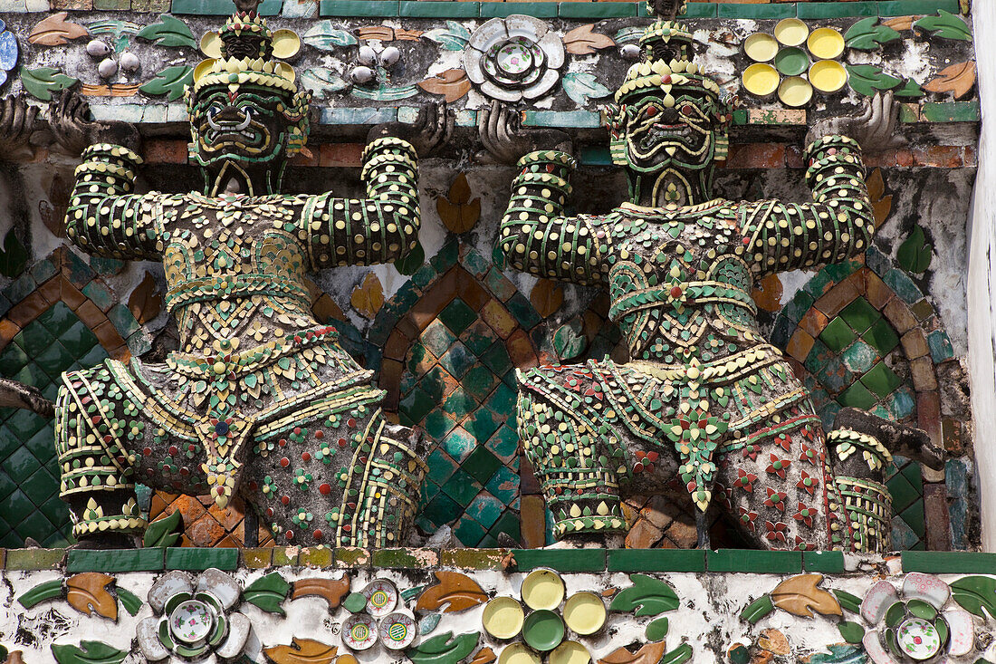 Figures with mosaic at the buddhistic temple Wat Arun, Bangkok, Thailand, Asia