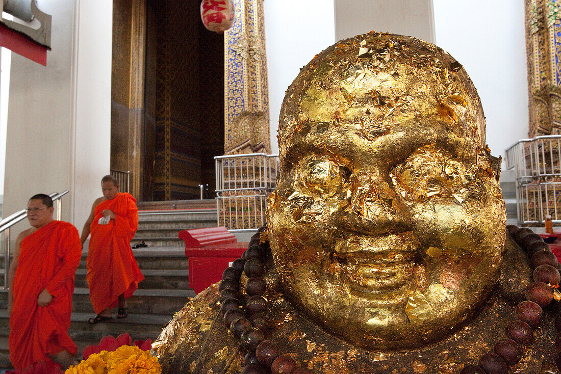 Goldener Buddha im buddhistischen Tempel  Wat Kalayanamit , Bangkok, Thailand, Asien