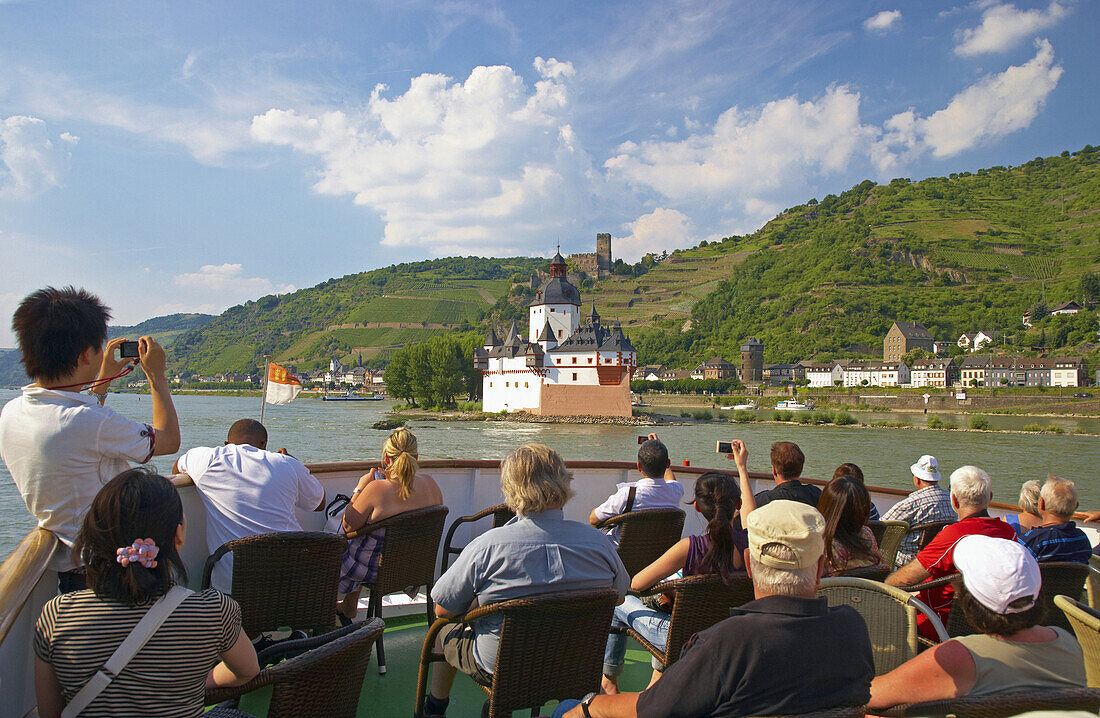 People on deck, Gutenfels castle, Pfalzgrafenstein castle, Kaub, Shipping on the river Rhine, Köln-Düsseldorfer, Mittelrhein, Rhineland-Palatinate, Germany, Europe