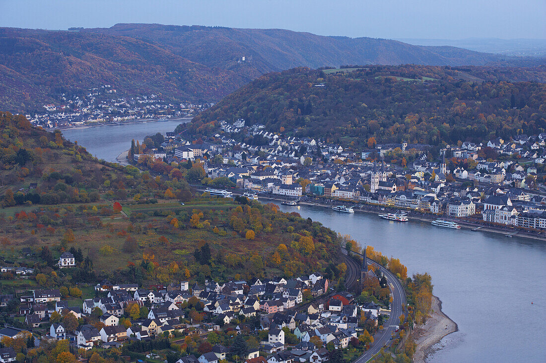 View from the Gedeonseck at the horse-shoe bend at Boppard with the town of Boppard, River Rhine, Cultural Heritage of the World: Oberes Mittelrheintal (since 2002), Mittelrhein, Rhineland-Palatinate, Germany, Europe