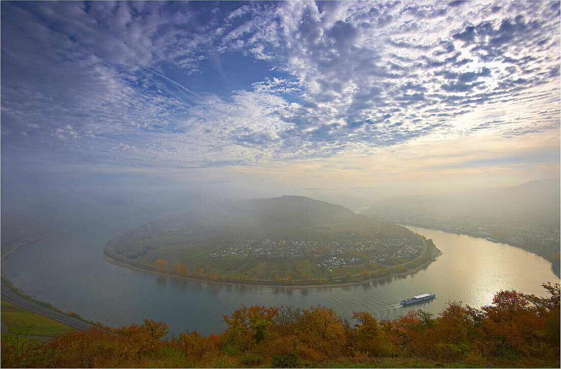 View from Gedeonseck to river Rhine meander in autumn, Boppard, Rhineland-Palatinate, Germany