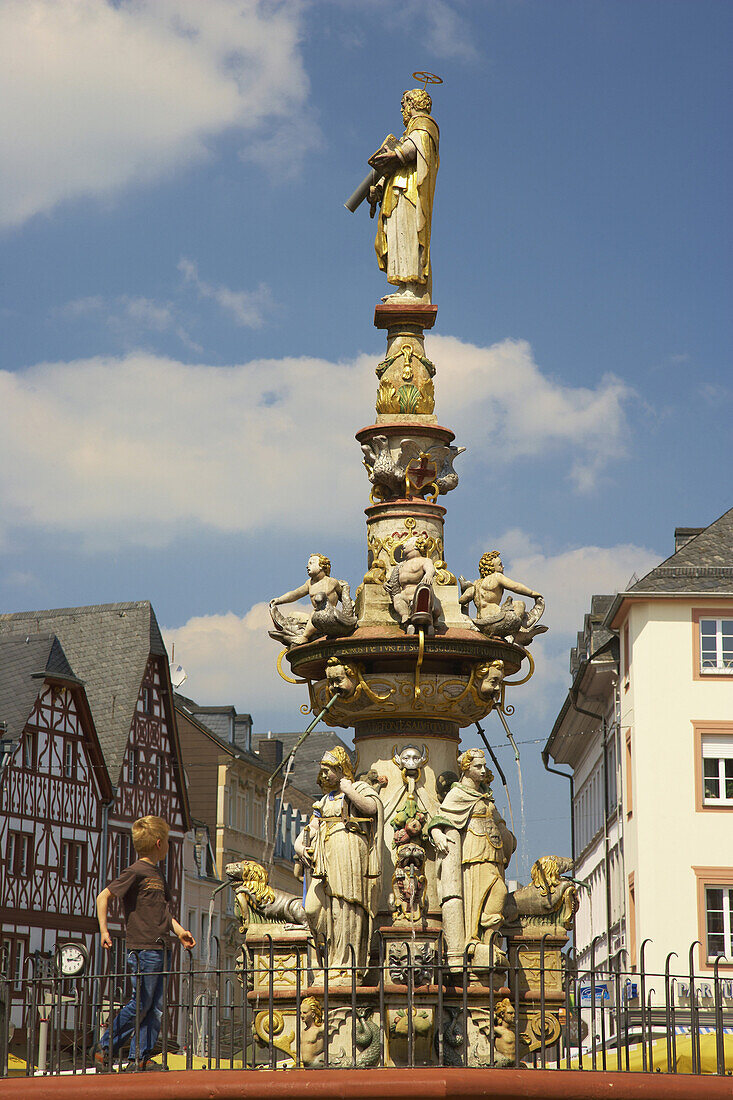 Main market with market fountain, Trier, Mosel, Rhineland-Palatinate, Germany, Europe