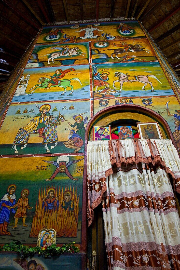 Frescos en la Iglesia de Ragel, Monte Entoto, Addis Abeba, Etiopia, Africa