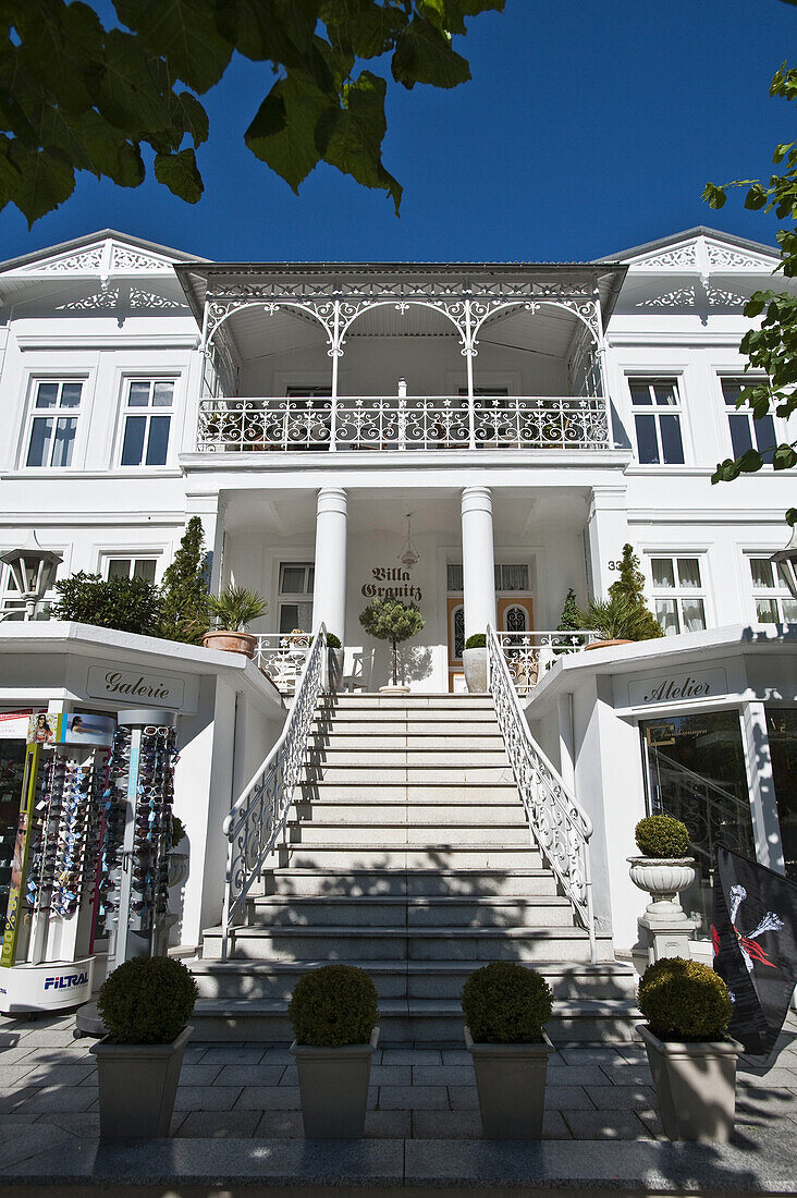 Typisches Haus in Sellin, Insel Rügen, Ostsee, Mecklenburg-Vorpommern, Deutschland